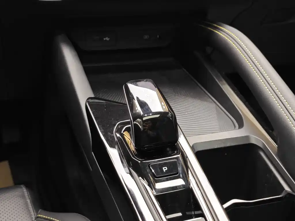 Geely Auto Geely Binyue 2025 Binyue L 1.5TD DCT Starlight 2024 - thumbnail 17