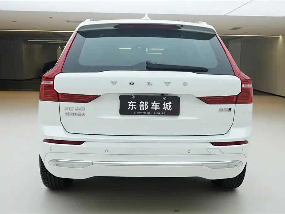 Volvo Volvo XC60 2025 B5 AWD Momentum Luxury Edition 2025 - thumbnail 5