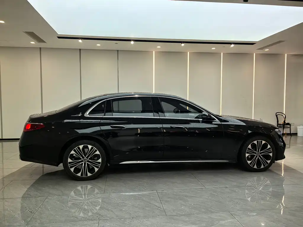 Mercedes-Benz Mercedes-Benz E-Class 2024 E 350 e L Plug-in Hybrid Sedan 2024 - thumbnail 11