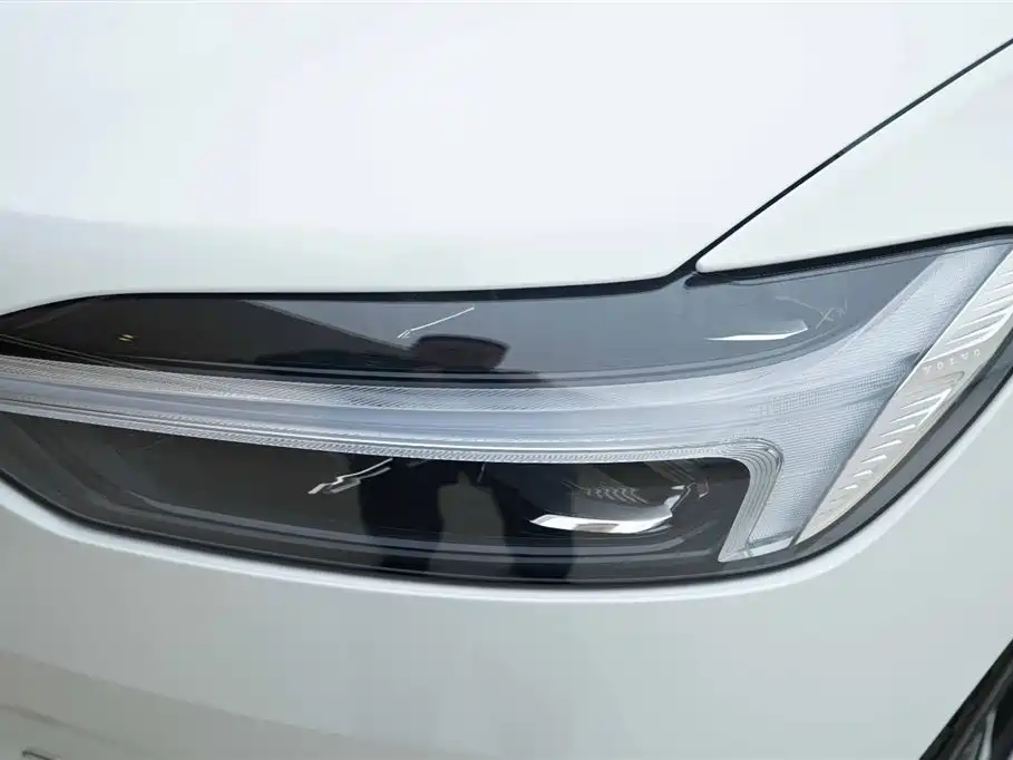Volvo Volvo XC60 2025 B5 AWD Momentum Luxury Edition 2025 - thumbnail 14