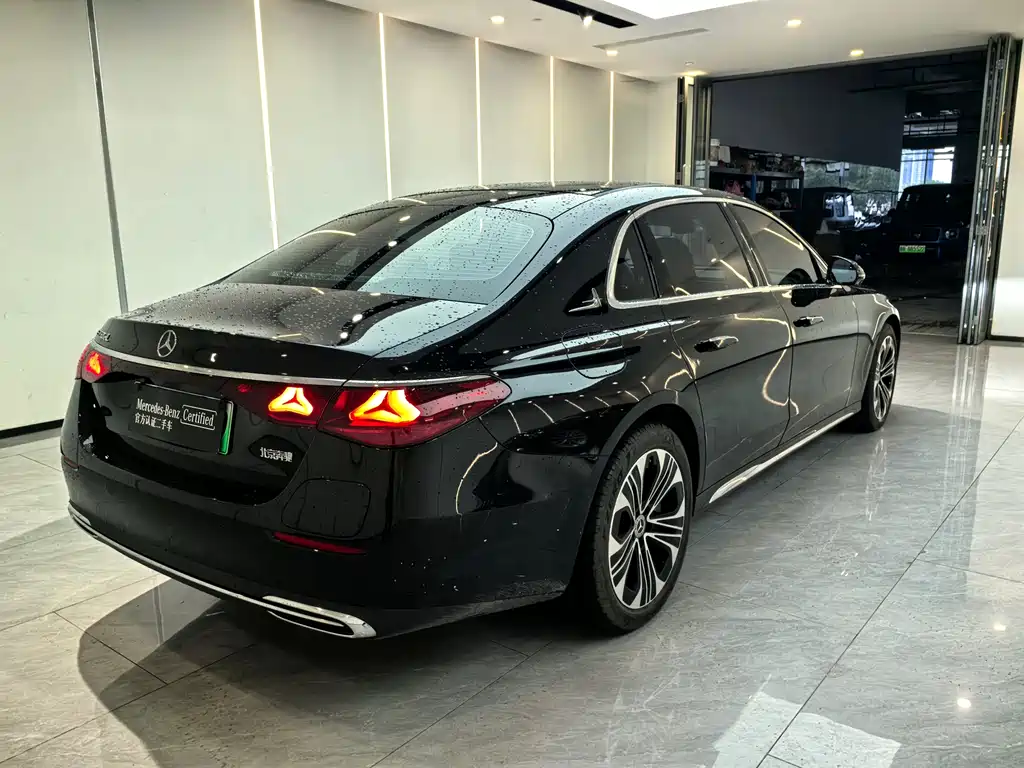 Mercedes-Benz Mercedes-Benz E-Class 2024 E 350 e L Plug-in Hybrid Sedan 2024 - thumbnail 15