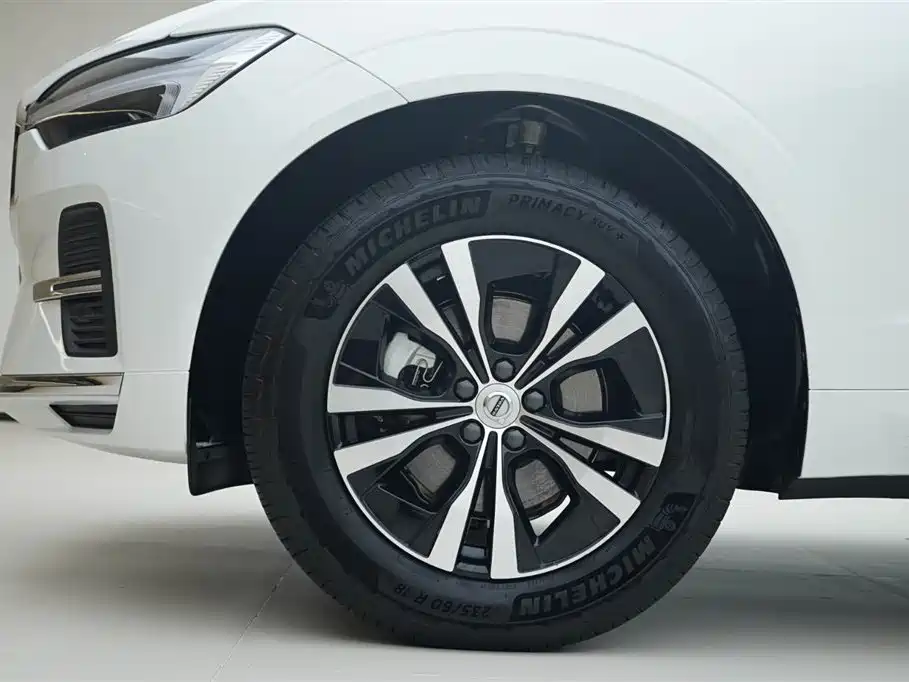 Volvo Volvo XC60 2025 B5 AWD Momentum Luxury Edition 2025 - thumbnail 15