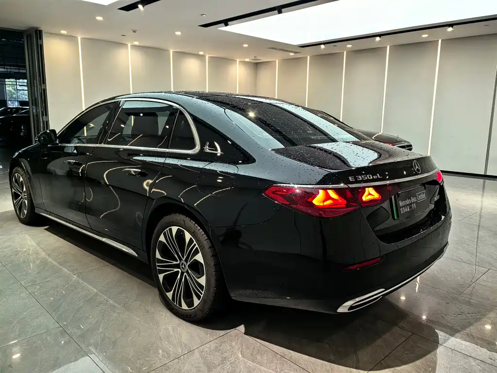 Mercedes-Benz Mercedes-Benz E-Class 2024 E 350 e L Plug-in Hybrid Sedan 2024 - thumbnail 16