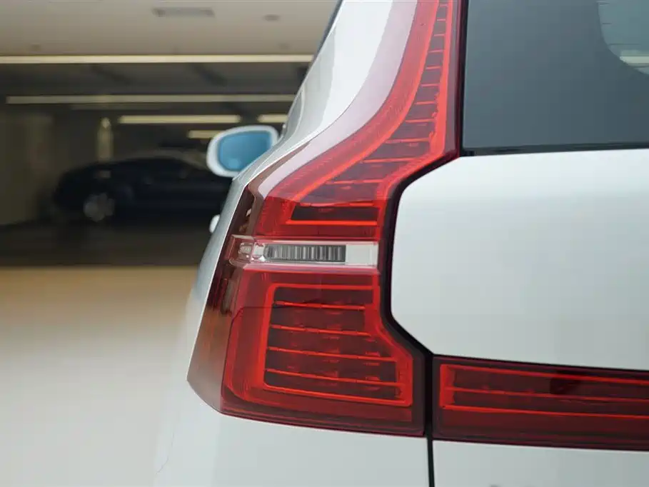 Volvo Volvo XC60 2025 B5 AWD Momentum Luxury Edition 2025 - thumbnail 16