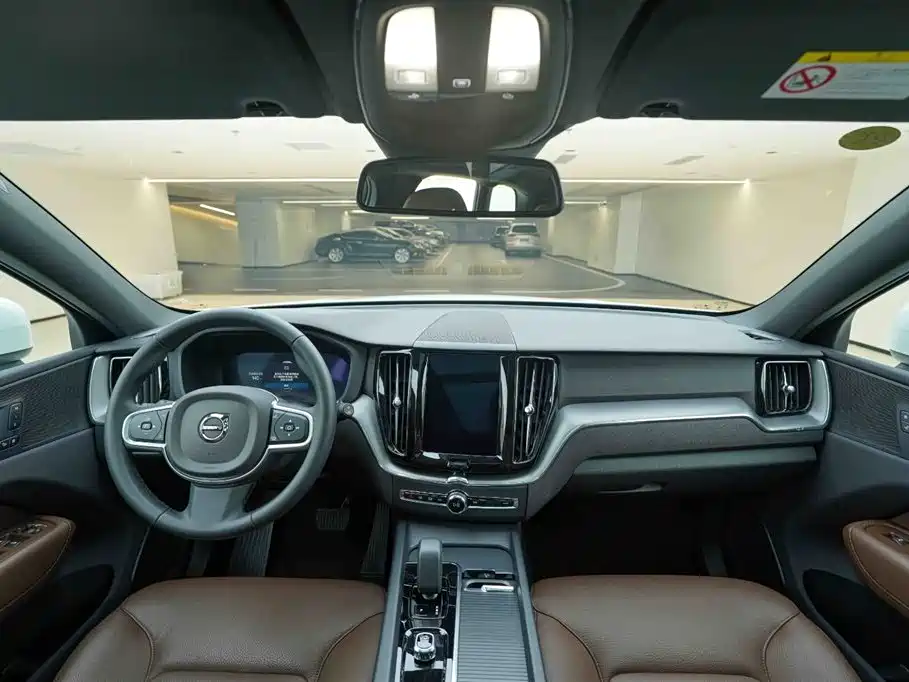 Volvo Volvo XC60 2025 B5 AWD Momentum Luxury Edition 2025 - thumbnail 20