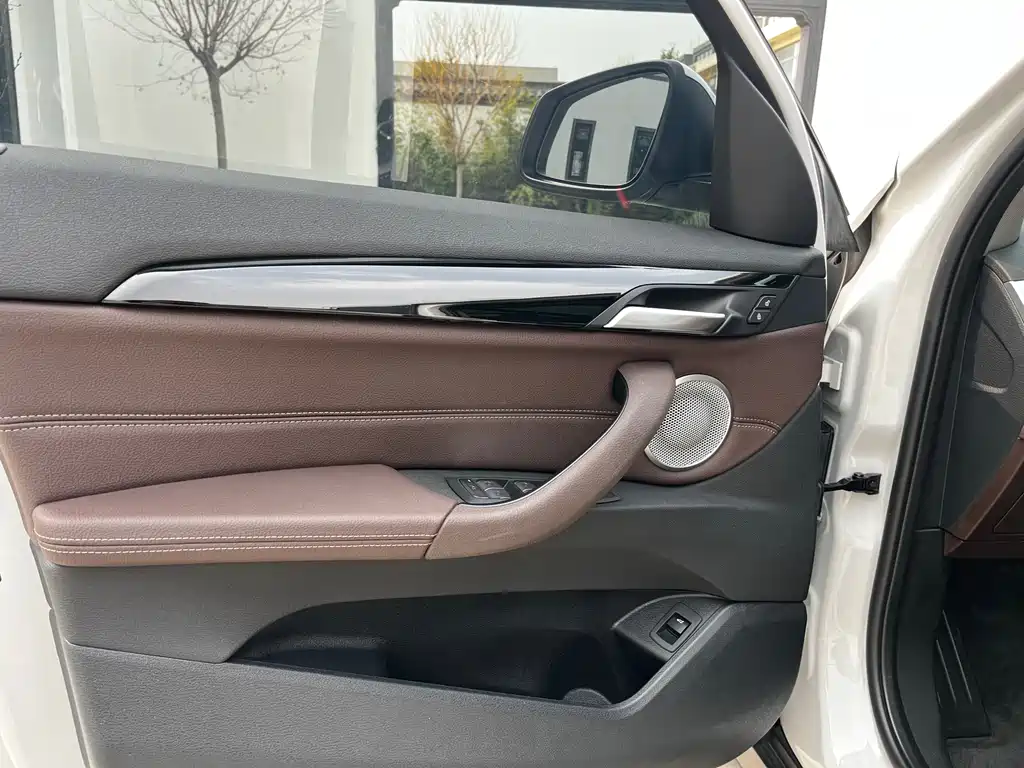 BMW BMW X1 2021 sDrive25Li Leading Edition 2021 - thumbnail 7
