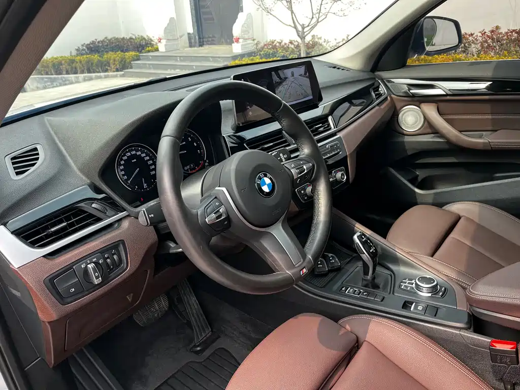 BMW BMW X1 2021 sDrive25Li Leading Edition 2021 - thumbnail 9