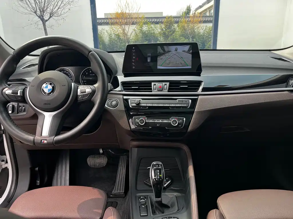 BMW BMW X1 2021 sDrive25Li Leading Edition 2021 - thumbnail 10