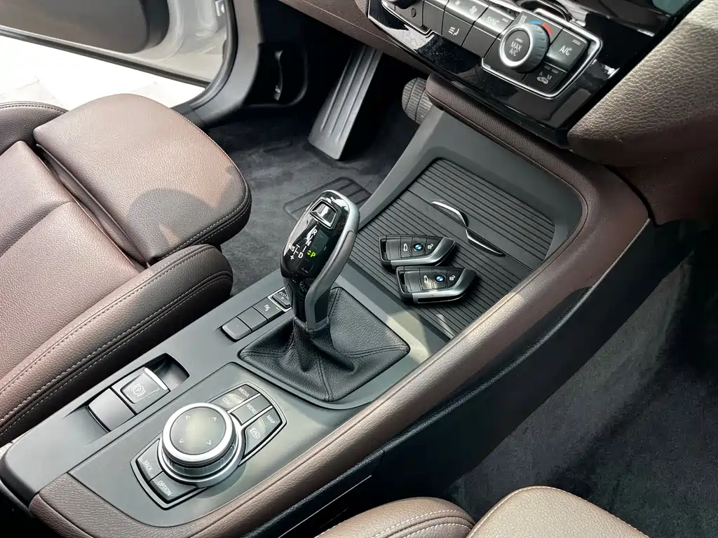 BMW BMW X1 2021 sDrive25Li Leading Edition 2021 - thumbnail 12