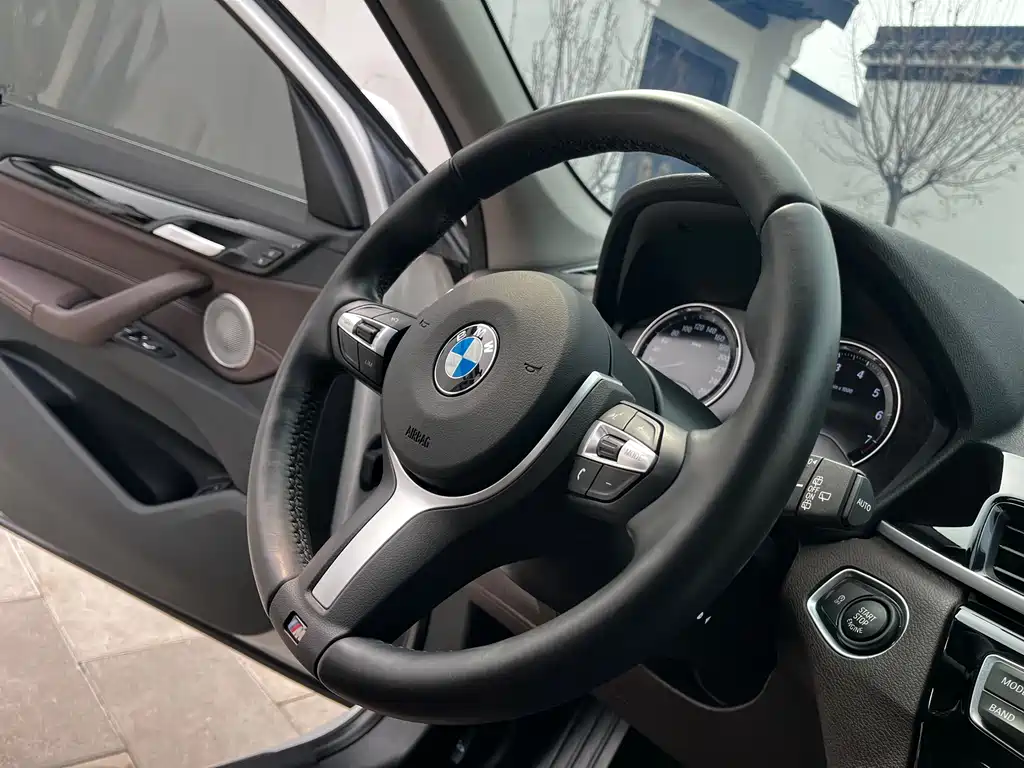 BMW BMW X1 2021 sDrive25Li Leading Edition 2021 - thumbnail 13