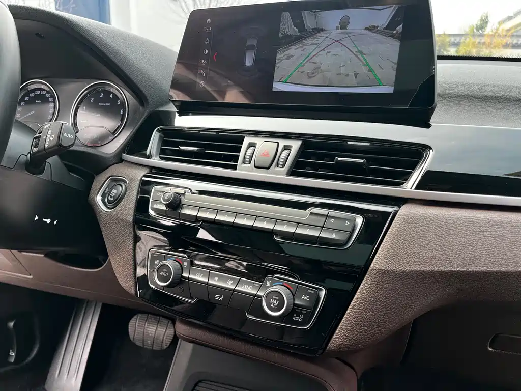 BMW BMW X1 2021 sDrive25Li Leading Edition 2021 - thumbnail 16