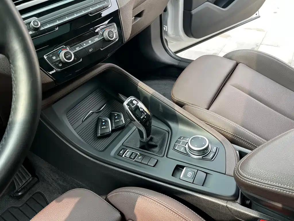 BMW BMW X1 2021 sDrive25Li Leading Edition 2021 - thumbnail 17