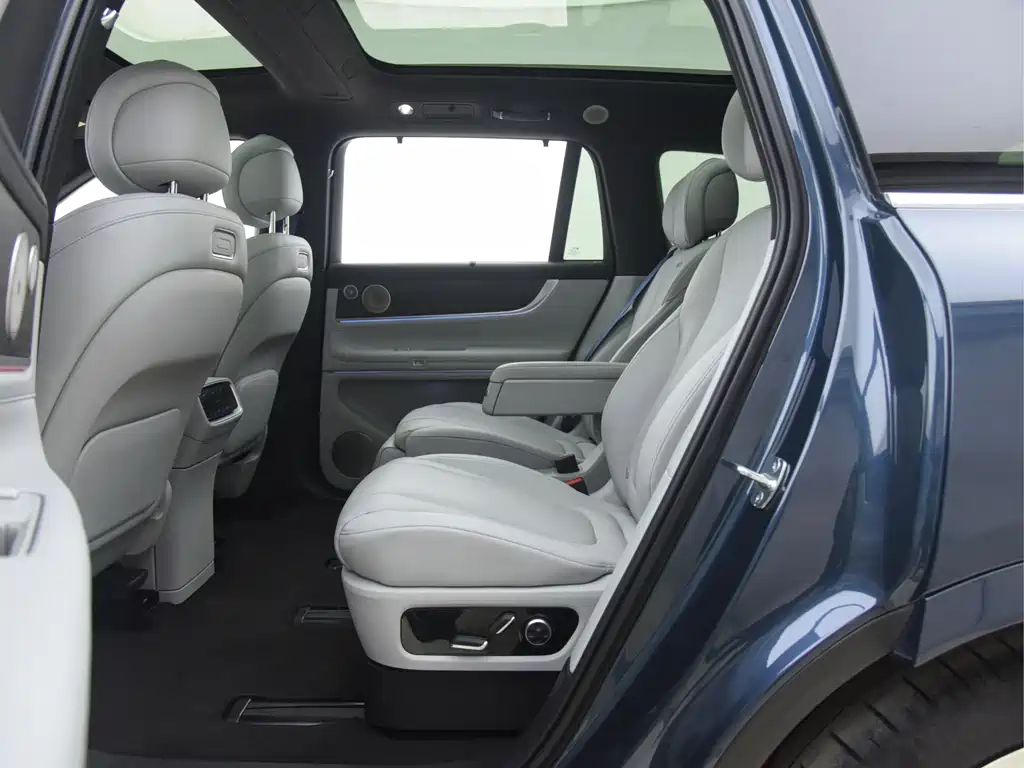 AITO Aito M9 2024 Extended Range Ultra 42kWh 6-seater 2024 - thumbnail 5
