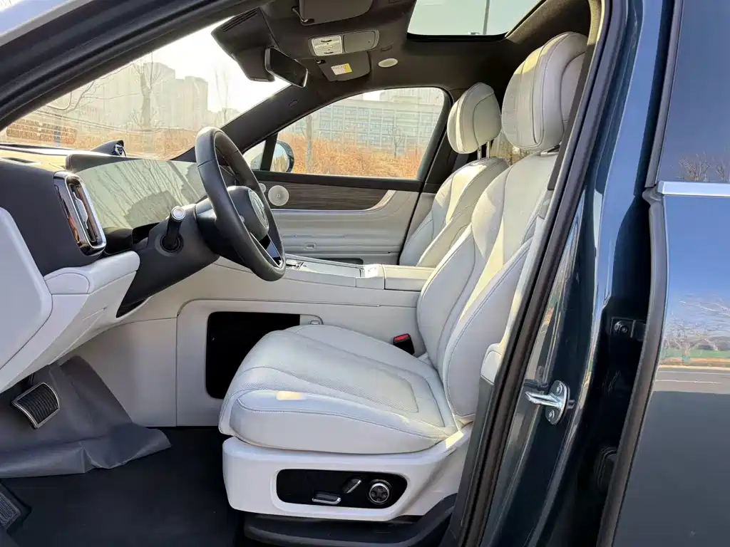 AITO Aito M9 2024 Extended Range Ultra 42kWh 6-seater 2024 - thumbnail 24