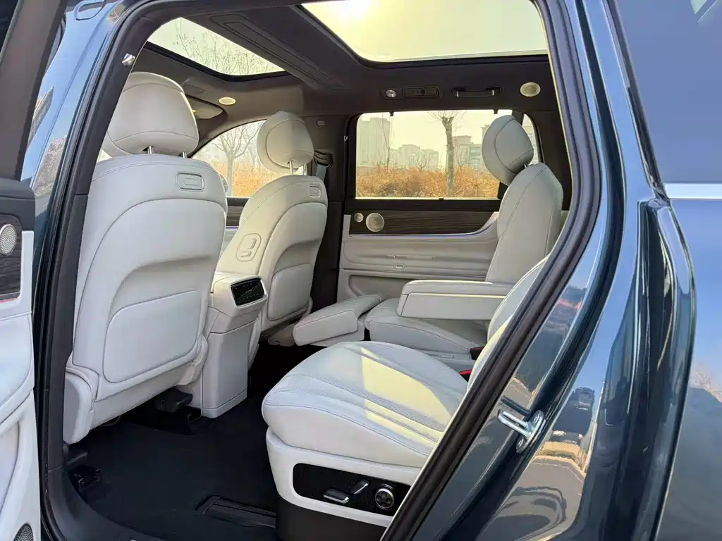 AITO Aito M9 2024 Extended Range Ultra 42kWh 6-seater 2024 - thumbnail 25