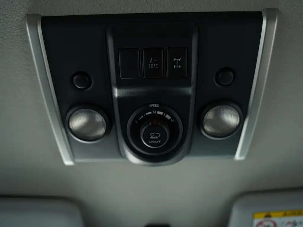 Toyota Toyota Land Cruiser FJ 2019 4.0L Middle East Version 2020 - thumbnail 9