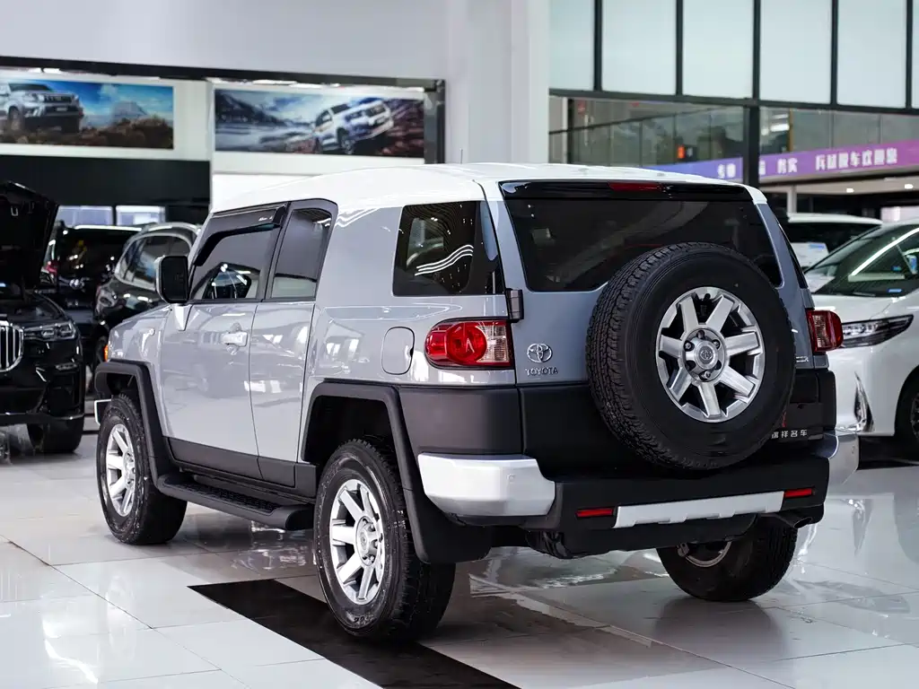Toyota Toyota Land Cruiser FJ 2019 4.0L Middle East Version 2020 - thumbnail 16