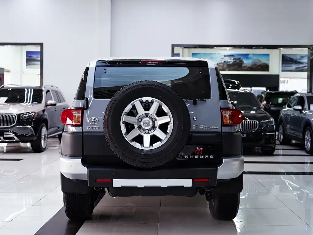 Toyota Toyota Land Cruiser FJ 2019 4.0L Middle East Version 2020 - thumbnail 17