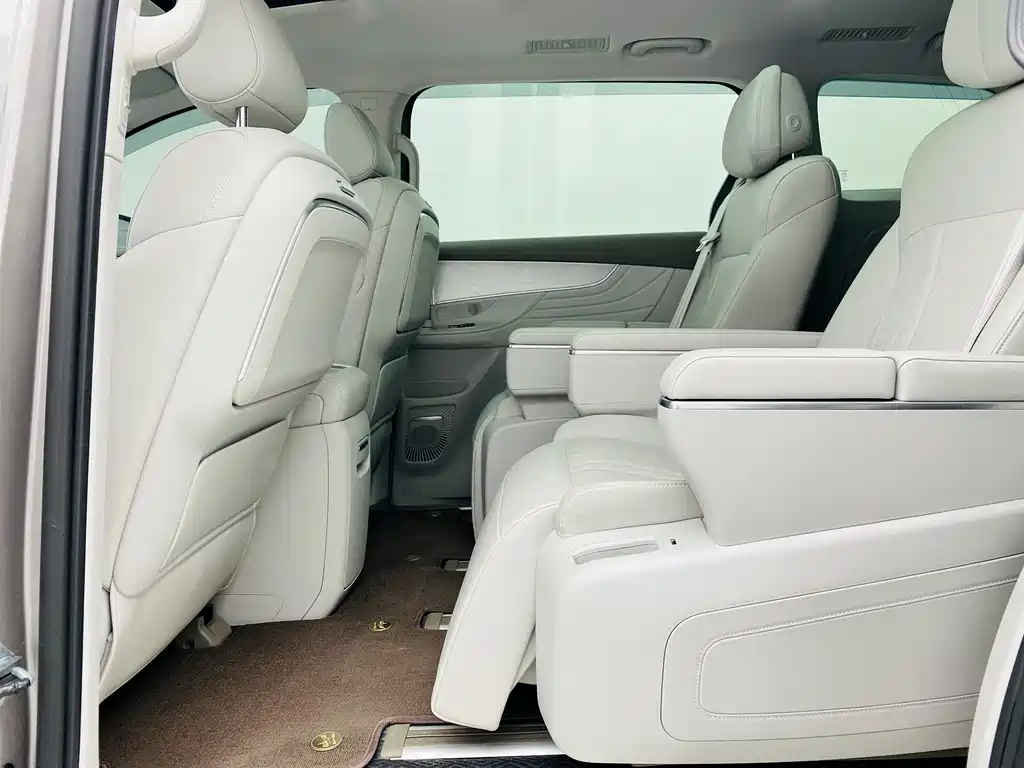 Roewe Roewe iMAX8 NEV 2025 1.5T DMH Land Luxury Edition 2025 - thumbnail 15