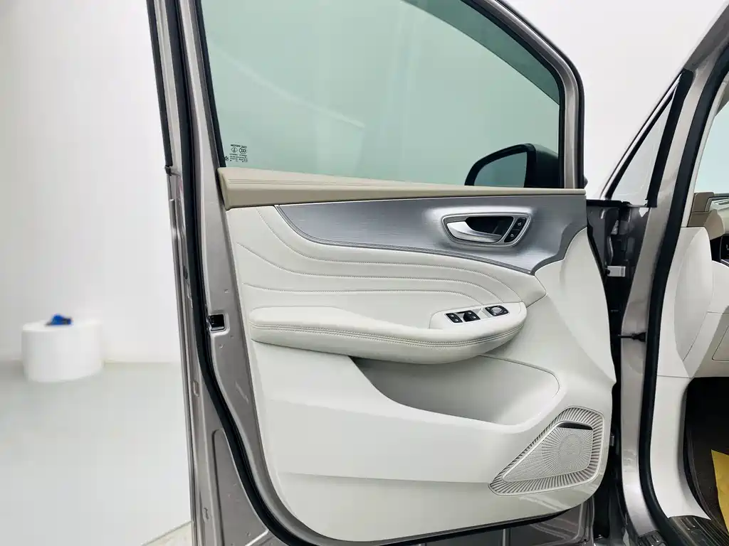 Roewe Roewe iMAX8 NEV 2025 1.5T DMH Land Luxury Edition 2025 - thumbnail 18
