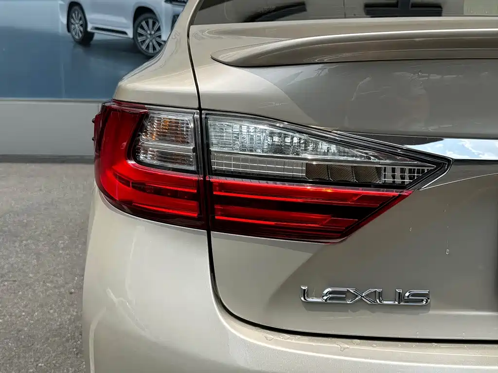 Lexus Lexus ES 2015 ES 200 Luxury Edition 2018 - thumbnail 8