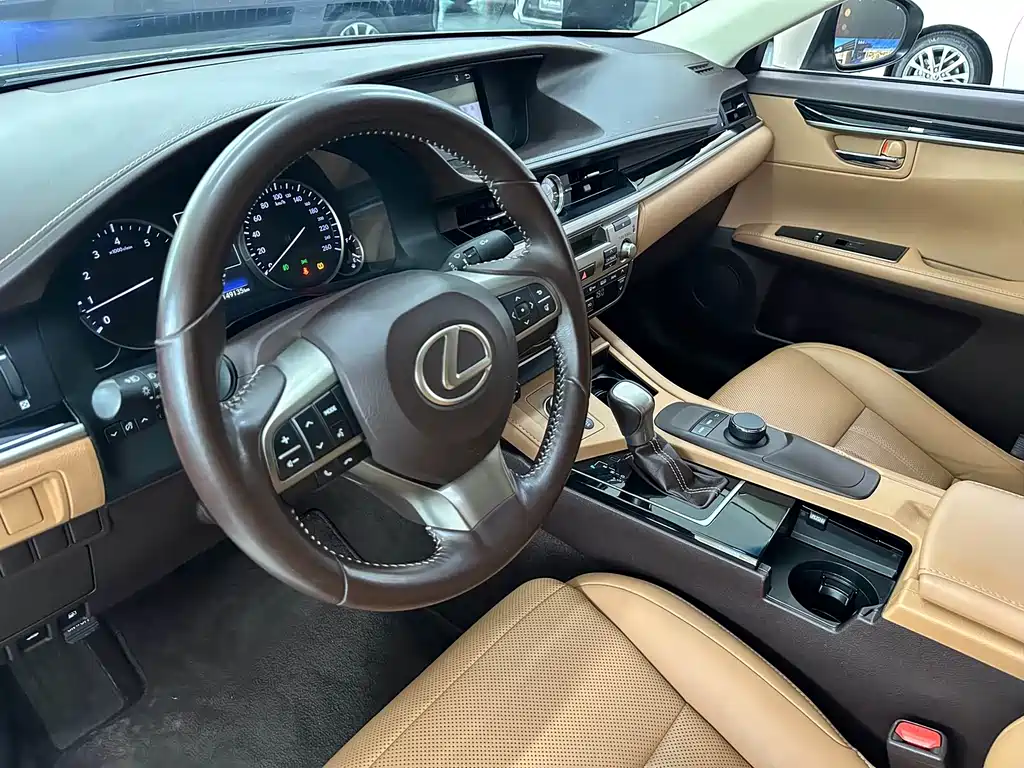 Lexus Lexus ES 2015 ES 200 Luxury Edition 2018 - thumbnail 14