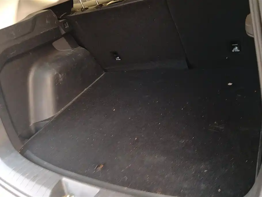 Haval Haval H6 2023 Guochao Edition 1.5T Automatic Urban Version 2024 - thumbnail 4