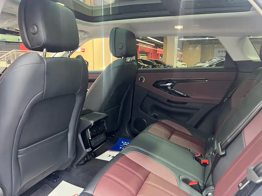 Land Rover Range Rover Evoque 2026 Range Rover Evoque L SE 2026 - thumbnail 11