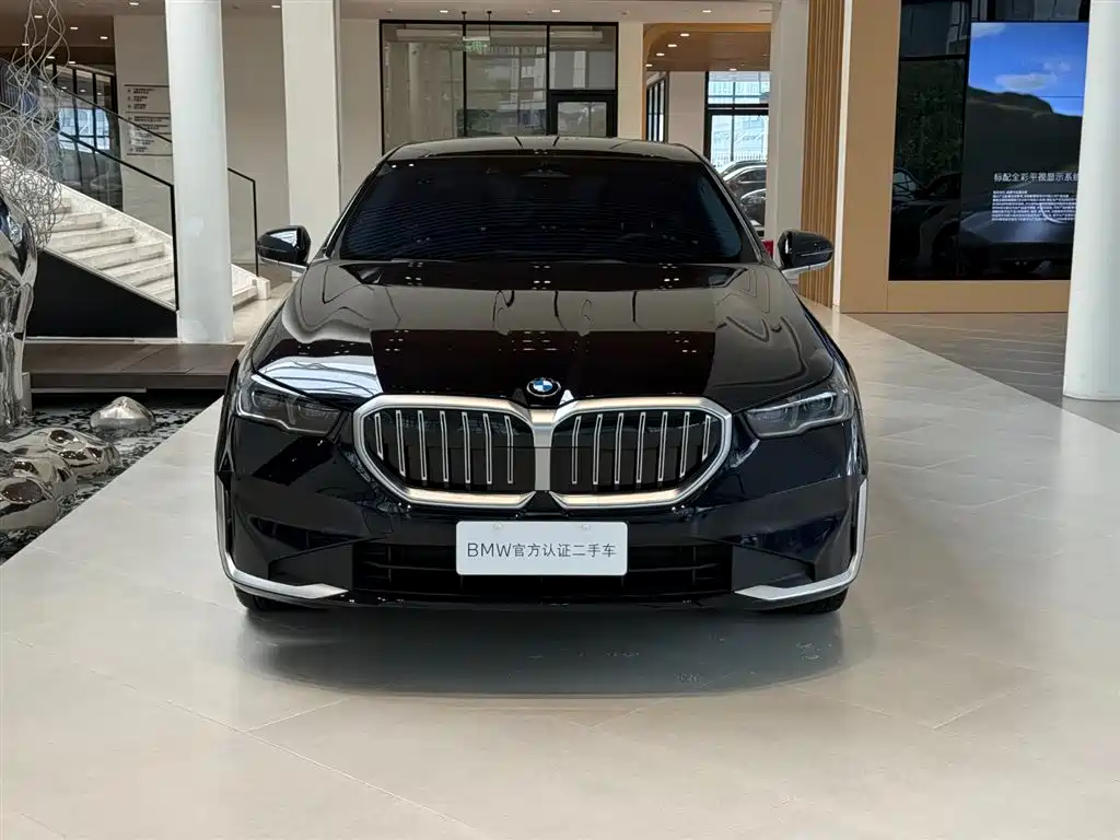 BMW BMW 5 Series 2024 525Li Luxury Package 2024 - thumbnail 3