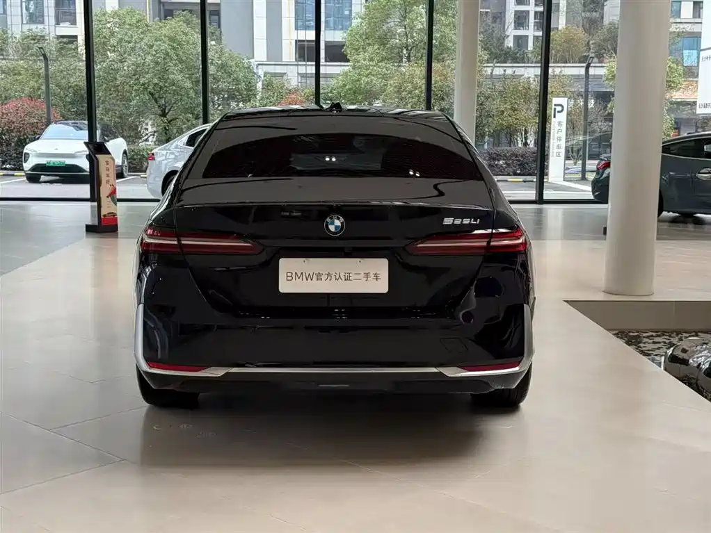 BMW BMW 5 Series 2024 525Li Luxury Package 2024 - thumbnail 5