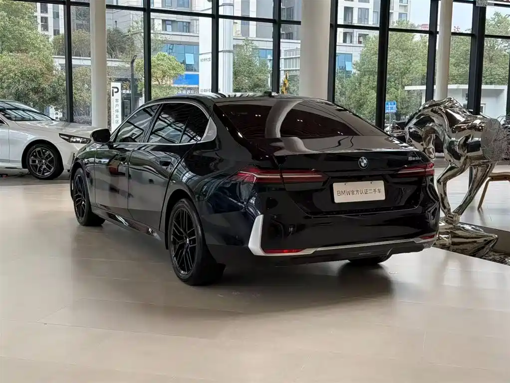 BMW BMW 5 Series 2024 525Li Luxury Package 2024 - thumbnail 15