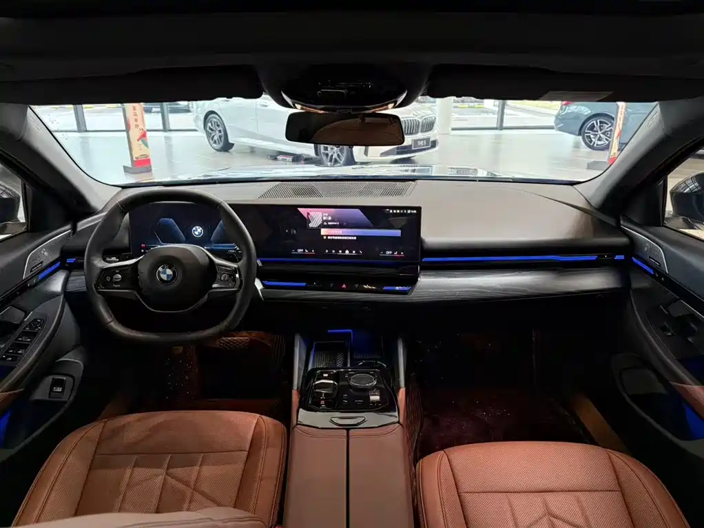 BMW BMW 5 Series 2024 525Li Luxury Package 2024 - thumbnail 16