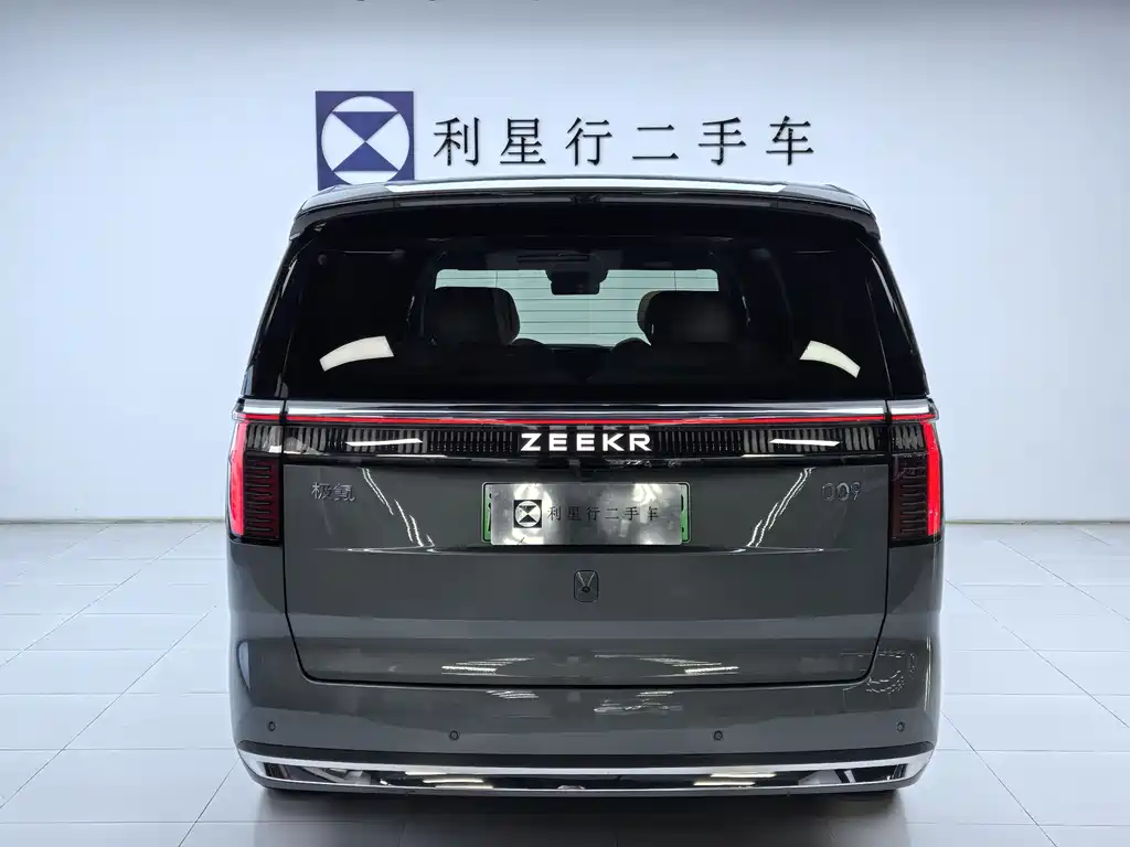 Zeekr Zeekr 009 2024 Six-Seat Executive Edition AWD 108kWh 2025 - thumbnail 5