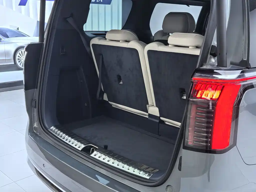 Zeekr Zeekr 009 2024 Six-Seat Executive Edition AWD 108kWh 2025 - thumbnail 7