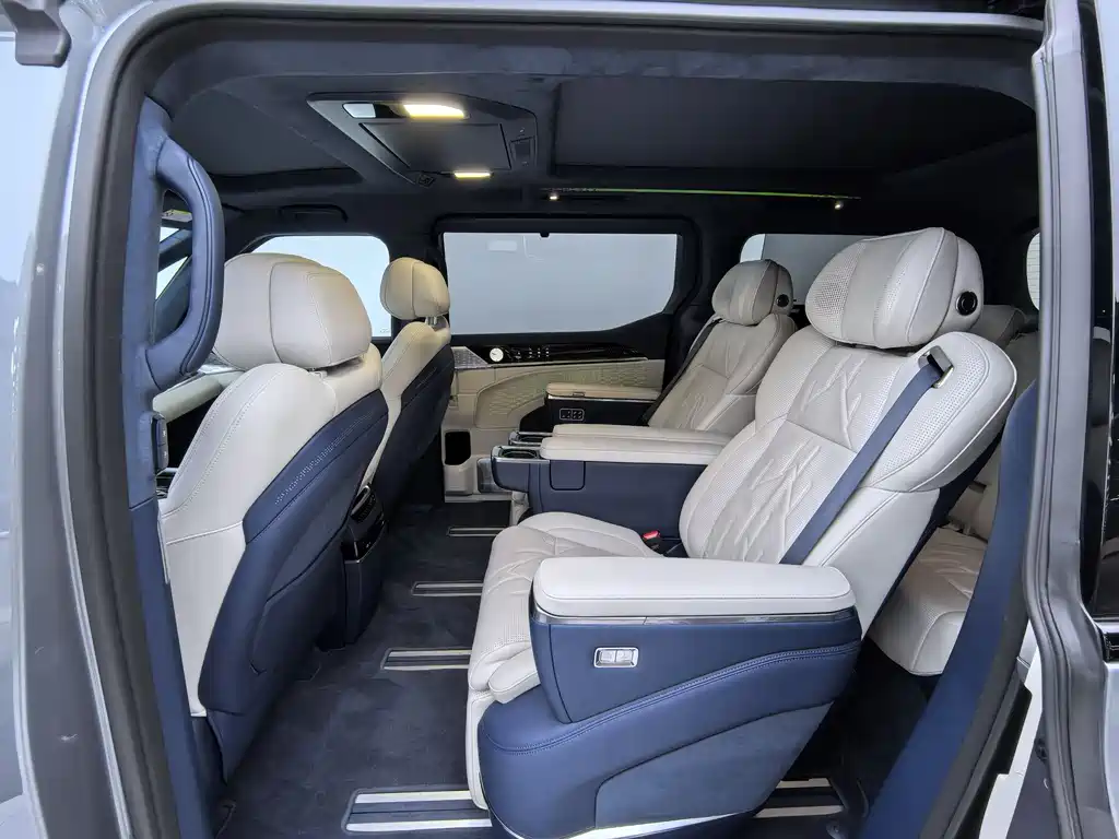 Zeekr Zeekr 009 2024 Six-Seat Executive Edition AWD 108kWh 2025 - thumbnail 15