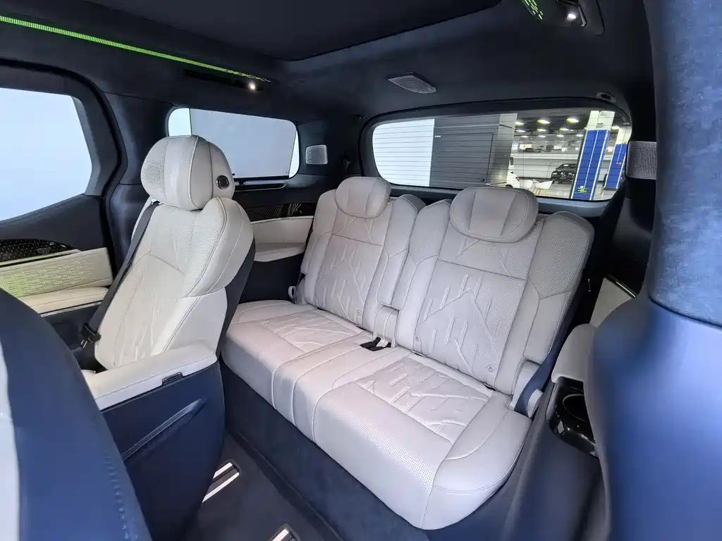 Zeekr Zeekr 009 2024 Six-Seat Executive Edition AWD 108kWh 2025 - thumbnail 16