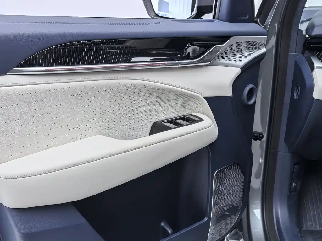 Zeekr Zeekr 009 2024 Six-Seat Executive Edition AWD 108kWh 2025 - thumbnail 18