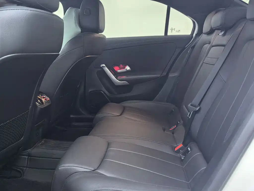 Mercedes-Benz Mercedes-Benz A-Class 2022 Facelift A 200 L Sport Sedan Dynamic Model 2023 - thumbnail 3