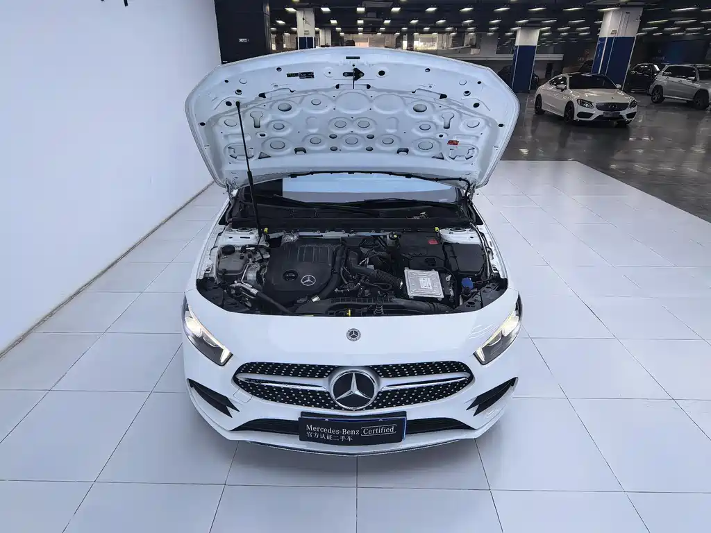Mercedes-Benz Mercedes-Benz A-Class 2022 Facelift A 200 L Sport Sedan Dynamic Model 2023 - thumbnail 5