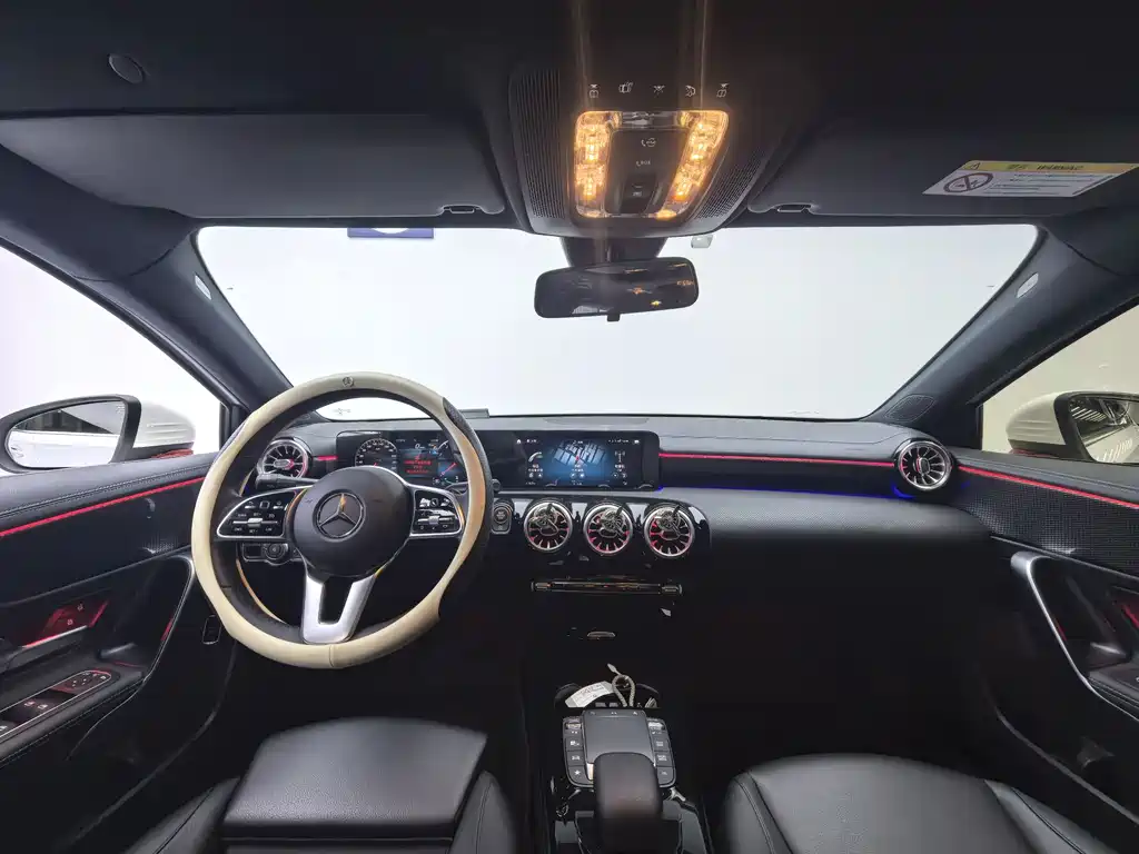 Mercedes-Benz Mercedes-Benz A-Class 2022 Facelift A 200 L Sport Sedan Dynamic Model 2023 - thumbnail 9