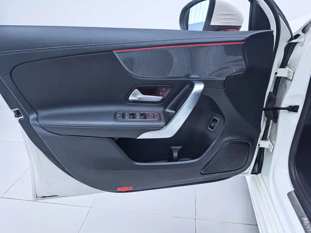 Mercedes-Benz Mercedes-Benz A-Class 2022 Facelift A 200 L Sport Sedan Dynamic Model 2023 - thumbnail 11