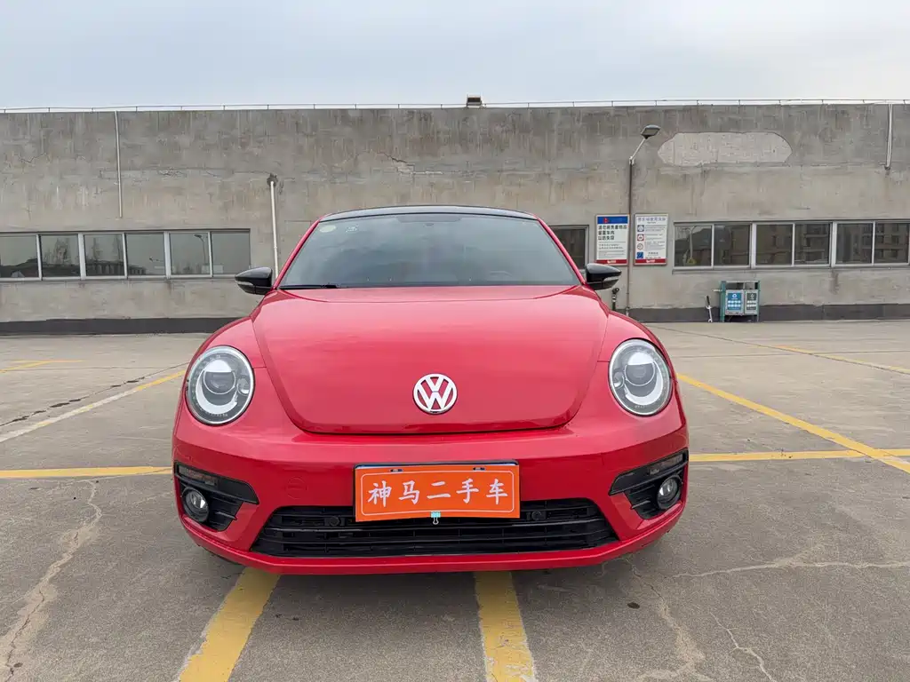 Volkswagen Volkswagen Beetle 2018 180TSI Obsidian Special Edition 2018 - thumbnail 2