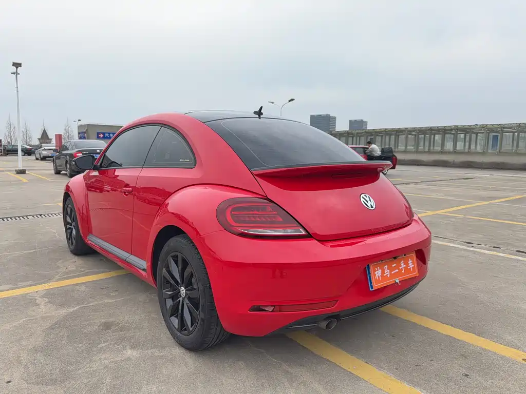 Volkswagen Volkswagen Beetle 2018 180TSI Obsidian Special Edition 2018 - thumbnail 4