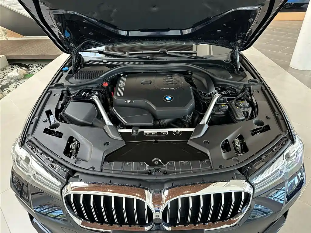 BMW BMW 5 Series 2022 Model Update 2 530Li Premium M Sport Package 2022 - thumbnail 4