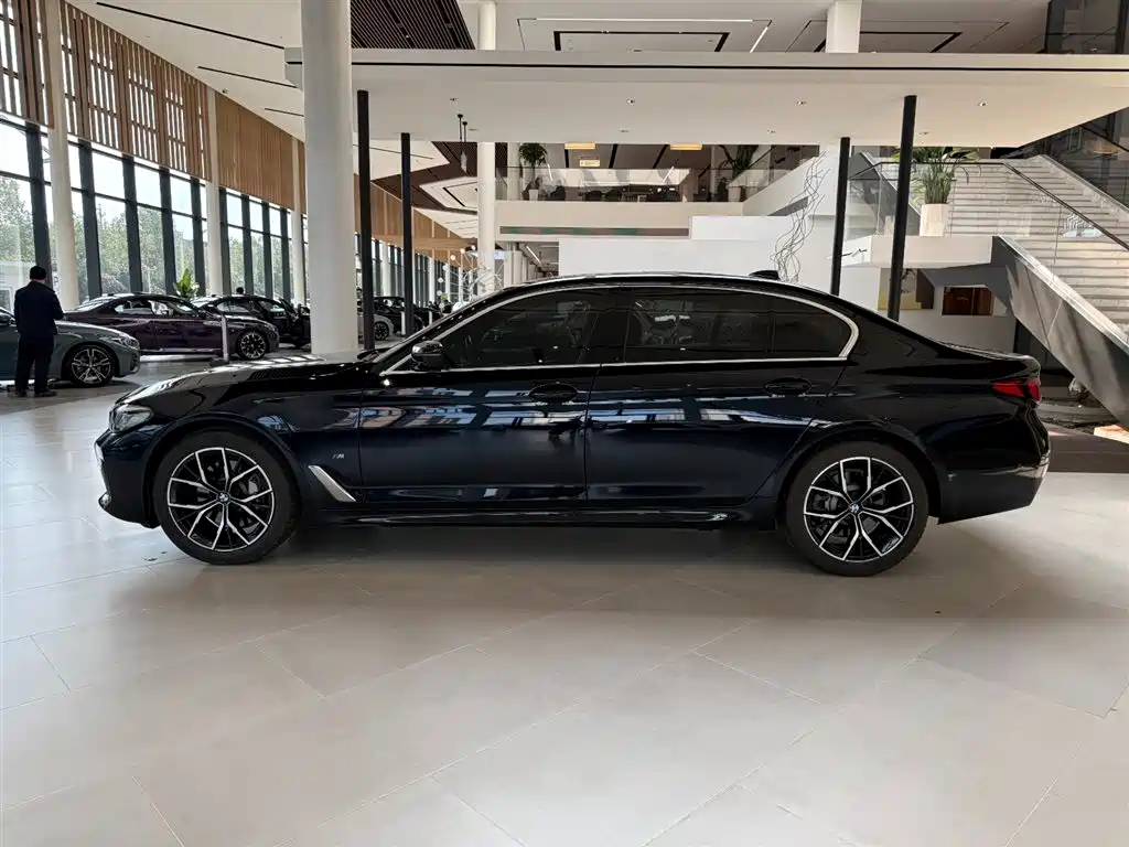 BMW BMW 5 Series 2022 Model Update 2 530Li Premium M Sport Package 2022 - thumbnail 14