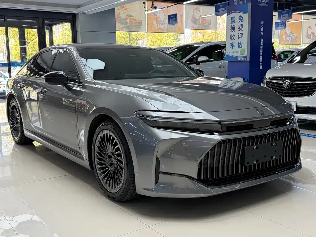 Toyota Crown Import 2024 Model 2.5L Supreme Edition 2024 - thumbnail 3