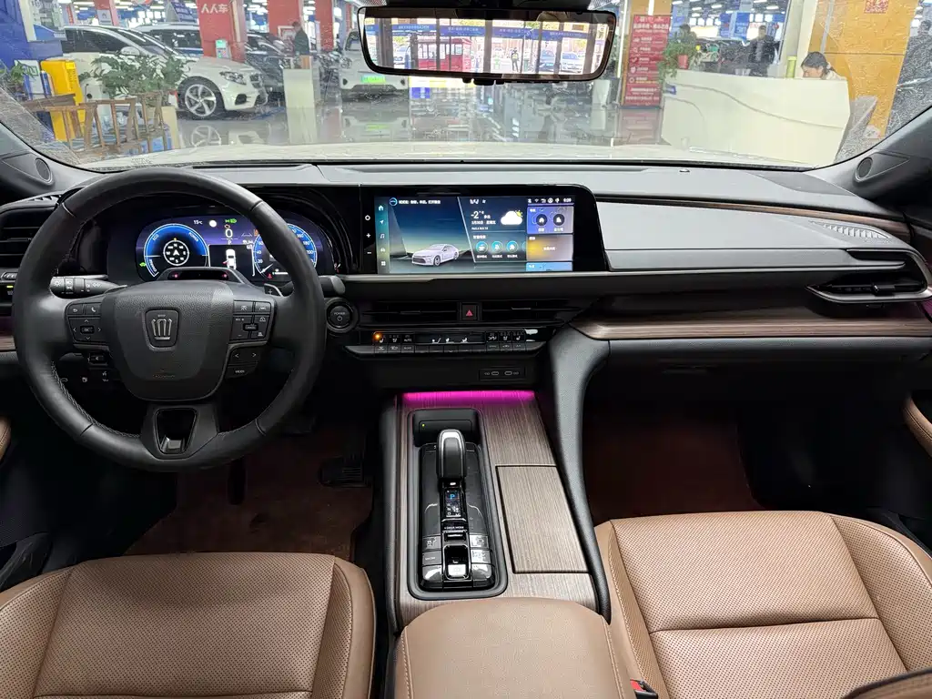 Toyota Crown Import 2024 Model 2.5L Supreme Edition 2024 - thumbnail 6