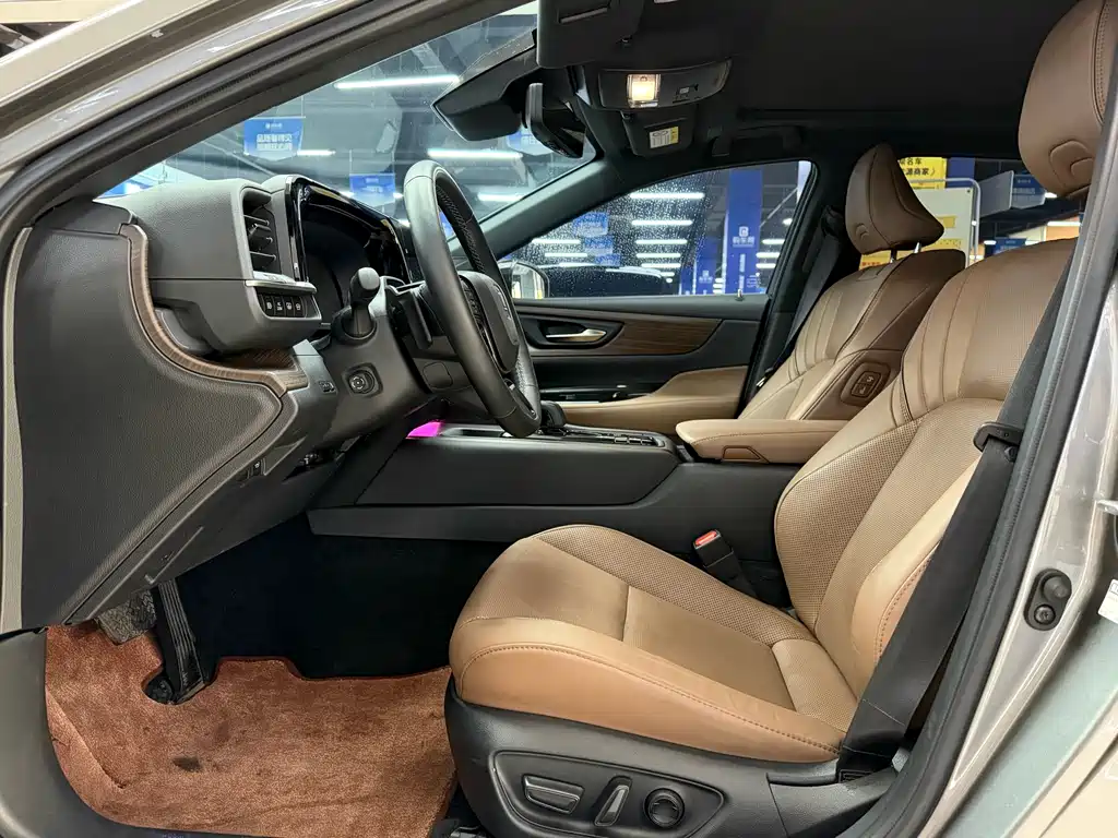 Toyota Crown Import 2024 Model 2.5L Supreme Edition 2024 - thumbnail 7