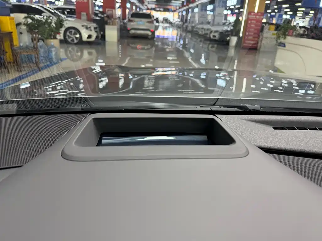 Toyota Crown Import 2024 Model 2.5L Supreme Edition 2024 - thumbnail 13