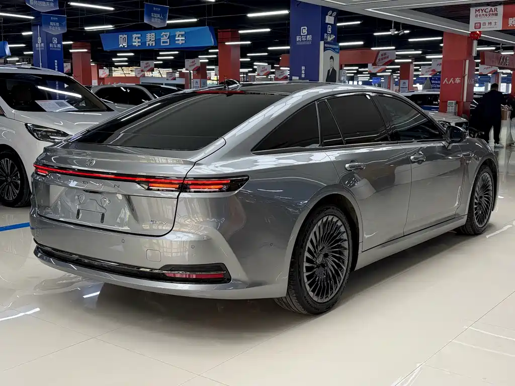 Toyota Crown Import 2024 Model 2.5L Supreme Edition 2024 - thumbnail 17